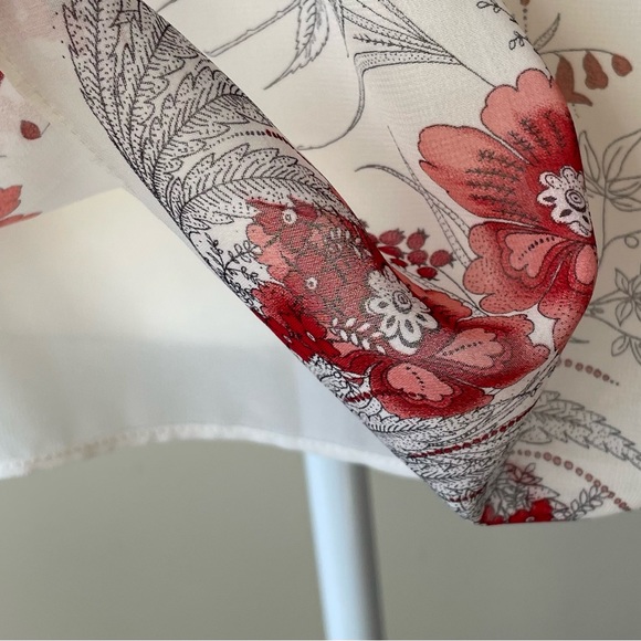 Max Studio Top Floral Top - Picture 4 of 7